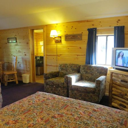 Econo Lodge Bayview Mackinaw City Bagian luar foto
