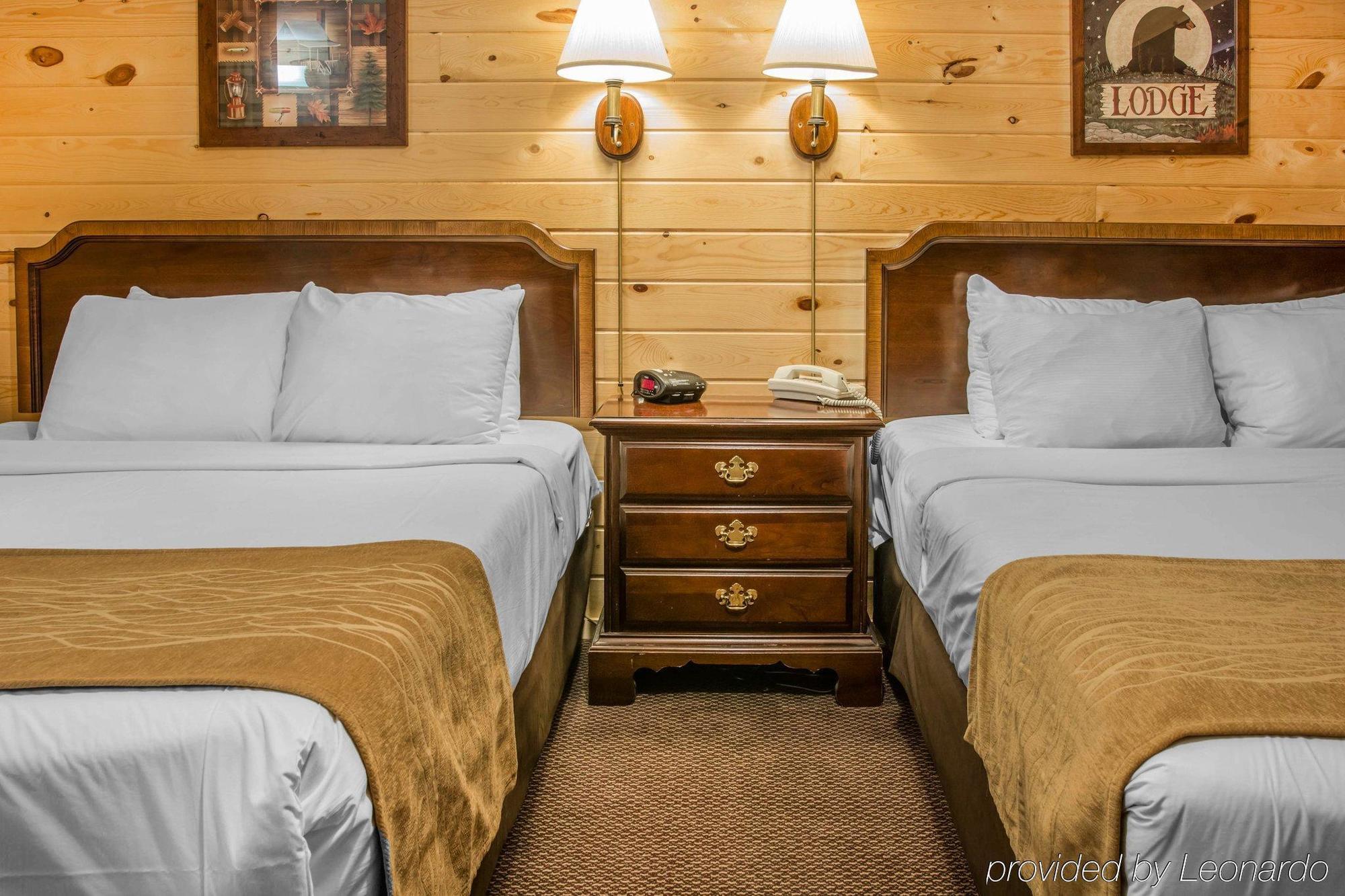 Econo Lodge Bayview Mackinaw City Bagian luar foto