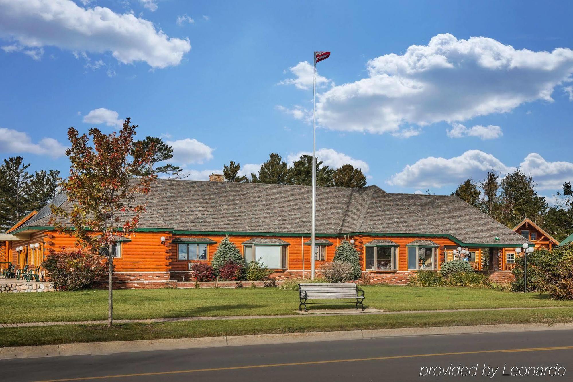Econo Lodge Bayview Mackinaw City Bagian luar foto
