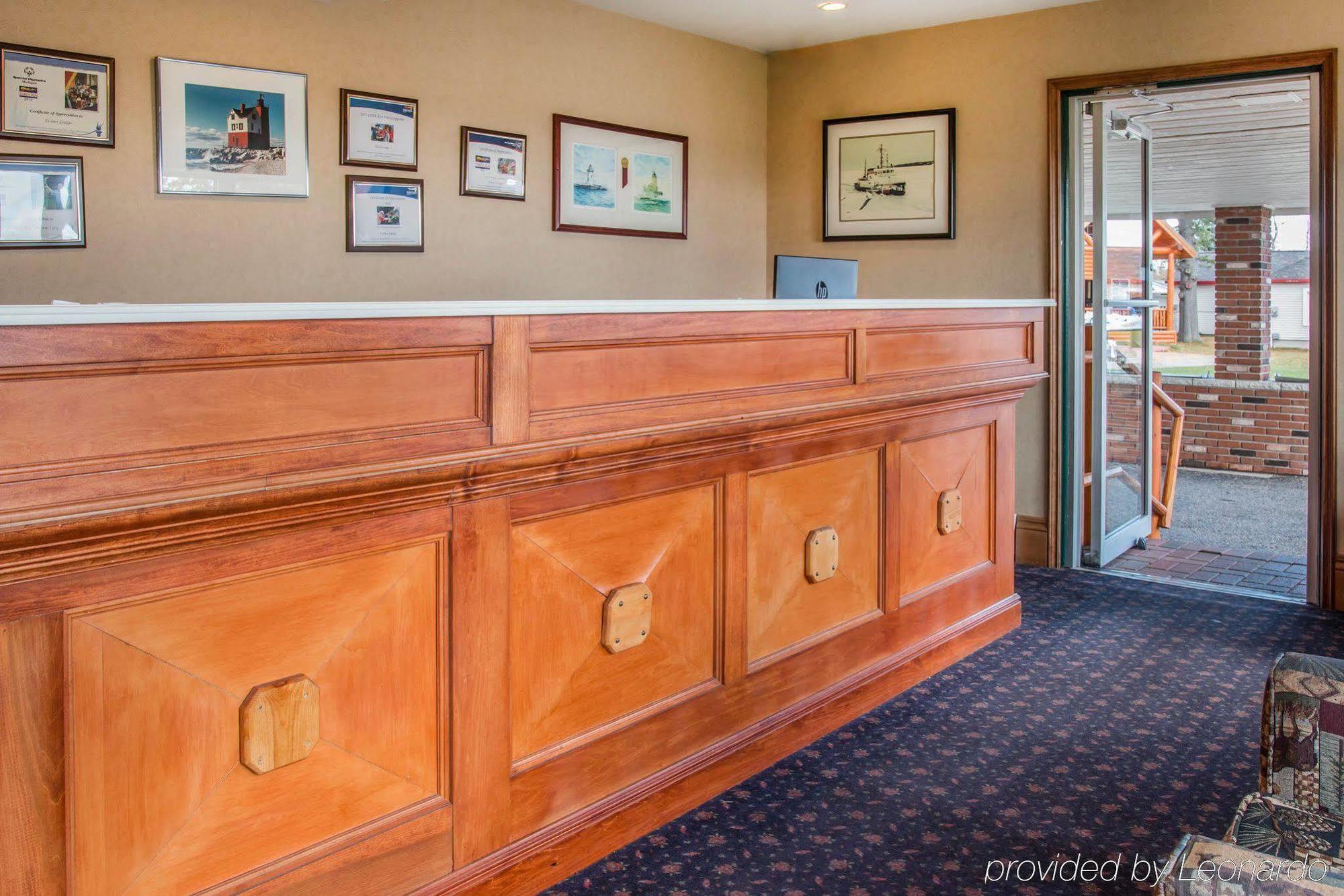 Econo Lodge Bayview Mackinaw City Bagian luar foto
