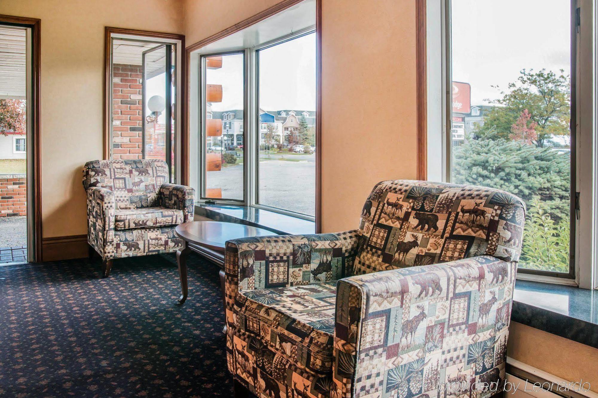 Econo Lodge Bayview Mackinaw City Bagian luar foto