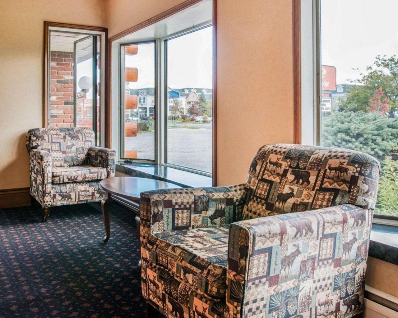 Econo Lodge Bayview Mackinaw City Bagian luar foto