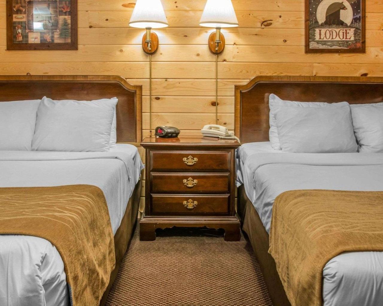 Econo Lodge Bayview Mackinaw City Bagian luar foto